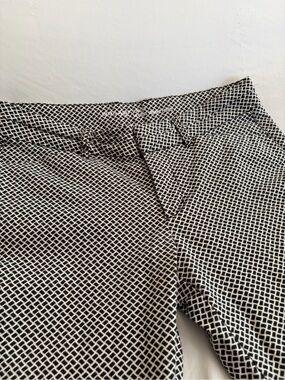 Khakis by Gap Women’s Slim City Pants Black and White w Geometric Print Size 2